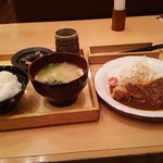 Gokoku - 岡山名代デミトンカツ定食1220円
                        