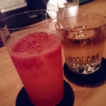 フィンランディア バー - ロン・サカパと柑橘系の果実を使ったさっぱりとしたカクテル。(2016/10月）