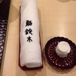 鮨 鈴木 - 刺繍入りおしぼり 鮨用手拭き 青木の旦那からのプレゼントだという