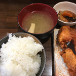 からあげ 青春ど真ん中 - ごはんは大盛りも無料で頂けます。