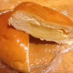 ロアール - クリームパン　120円