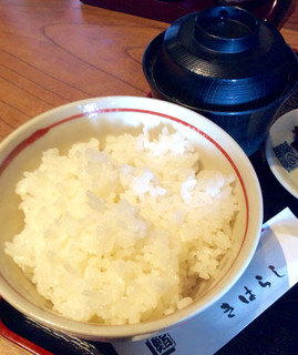 Kiharashi - ご飯と味噌汁付き。(まあ普通だが)
