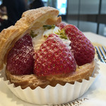 カフェ・ディ・フェスタ - ストロベリーシュークリーム 2016/01/21