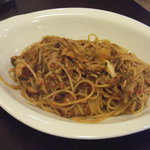 コルテロ - ツナと木の子のトマトソース　ボスカイオーラ　750円