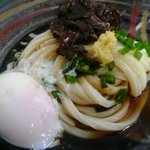 Hinode Seimenjo - 冷たいうどん小 ＋ 味付肉 ＋ 温泉たまご