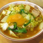 井の頭ナムチャイ - 『天理スタミナラーメン』＋生卵トッピング。一杯で白菜が200g摂れるヘルシーメニュー。
