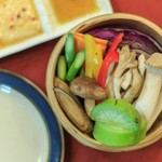 ●野菜ときのこのセイロ蒸し～３種の発酵ディップソース～