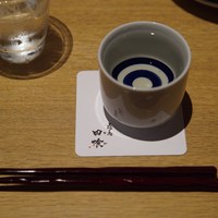 上越やすだ  銀座二丁目店 - 日本酒は大きめのおちょこで