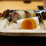 和食 こんどう - 「付出」
            淡路の釣り鰺の棒鮨、唐墨　2016年7月