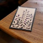 大和屋 音次郎 - 食事を楽しんだあとは卓上の花札を表面から