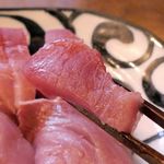 大和屋 音次郎 - まぐろの赤身は分厚く赤身ならではの旨味がたっぷり！　