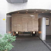 オーパス ワン - お店の入り口