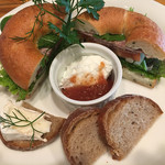 チーズハウス ヤルゴイ - ベーグルサンド