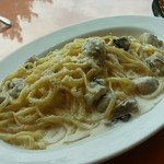 トラットリア グランボッカ - 【2016年11月ランチ】広島県産 牡蠣のクリームソース大盛り：1,450円