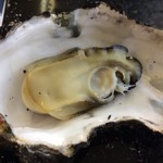 お食事処 ポセイドン - 意外に大ぶりな牡蠣