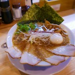 ミヤタヌードル - 醤油ラーメン（特製）980円