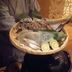 山中温泉　花紫 - 素敵な仲居さんがこのように持ってきてくれます♪