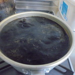 ヒロ助 - スープを鍋で煮たてました
