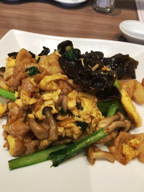 豚肉と卵 きくらげの醤油炒めランチでとっても満足 の巻 By F 14
