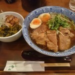 Yaesuramen - 鶏チャーシュー麺＋高菜丼