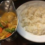 Sigiriya - チキンカレー 1,180円。