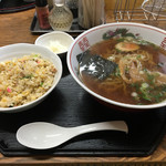 めしや千里 - ラーメン＋半チャーハン