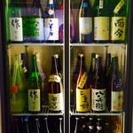 海鮮 大和 - 

当店では沢山の日本酒を飲んでいただける様に更に専用冷蔵庫を設置しました！

作、半蔵、八兵衛、三重錦、瀧自慢、るみ子の酒など10種類の中から3種類の三重の地酒を選んで頂き1000円で飲みくらべもしております。

辛口が好きお客様には人気Ｎｏ．1の三重錦の他にうっかり八兵衛や辛口半蔵なども別にご用意させていただいております。

