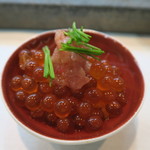 寿司栄 - 28年11月　自家製羅臼イクラ醤油漬け　鮪身・酢飯