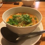 和sian-cafe aimaki - ウンセン ナーム トムヤム（春雨と肉だんごのトムヤムスープ）
