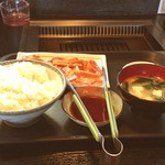 Yakinikujiyujiyu - 焼肉定食 900円