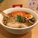カーザ ルカ - ラー博は俺の社員食堂。  卒業ラーメソ第一弾  ミラノしょうゆラーメソ〜ポルチーニの薫りと共に〜  さすがはイタリア・ミラノのラーメソ店、ちょーシャレオツなラーメソ。2016年12月4日までの期間限定