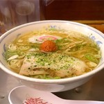 龍上海 - ラー博は俺の社員食堂。  赤湯からみそミニラーメソ！  なるとがキュート♡  寒い冬は、やっぱりこういうアシアシの味噌ラーメソがイイね！