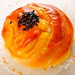 パストプーロ 室蘭店 - 焼き芋ロール