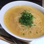 ミモザ - 伊達鶏のシンプルなスープ麺