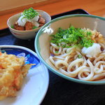 さぬきうどん 幸大 - ぶっかけうどん、かきあげ、唐揚げ