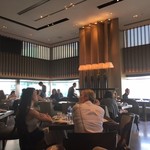 Cafe Gray Deluxe - 利用している客層が華麗すぎる！