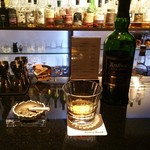 バー アビーロード - アードベック（バカラのグラスで）