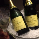 Lounge & Dining G - 2016年10月