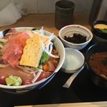 Isoya taikoma - 海鮮ミックス丼