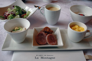 La Montagne - 朝食　パンは写ってない