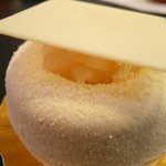 ピエール・エルメ・パリ - Carre Blanc