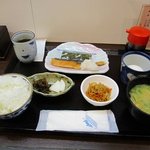 博多うどん はち屋　 - 注文した「朝定食」６００円です、やはり朝食は今回も和食を選んでしまいました