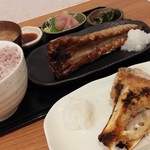 ハラス屋 - メヌケのかま焼き＋カツオのハラス焼き定食