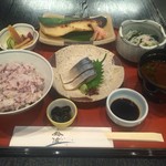 鈴波本店 膳処 - 黄金しめさば付き鈴波定食(カレイ)