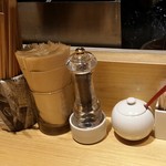 むぎとオリーブ - 卓上。