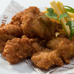 ブリティッシュカフェ＆パブ　オクゾ　 - お肉好きの方にはチキン＆チップス。サクサクジューシー！