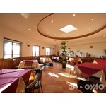 ランプ - 広々とした店内はゆったりとした時間が流れています