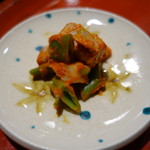 草喰 なかひがし - カシラ芋、祇園豆、赤万願寺唐辛子のペーストで紅葉和えに
