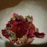 神保町 傳 - 洋梨とベゴニア