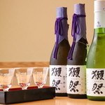 Shokuraku Sakaba Jibaru - ♪獺祭飲み比べ1500円が人気です。専用のグラスでどうぞ♪